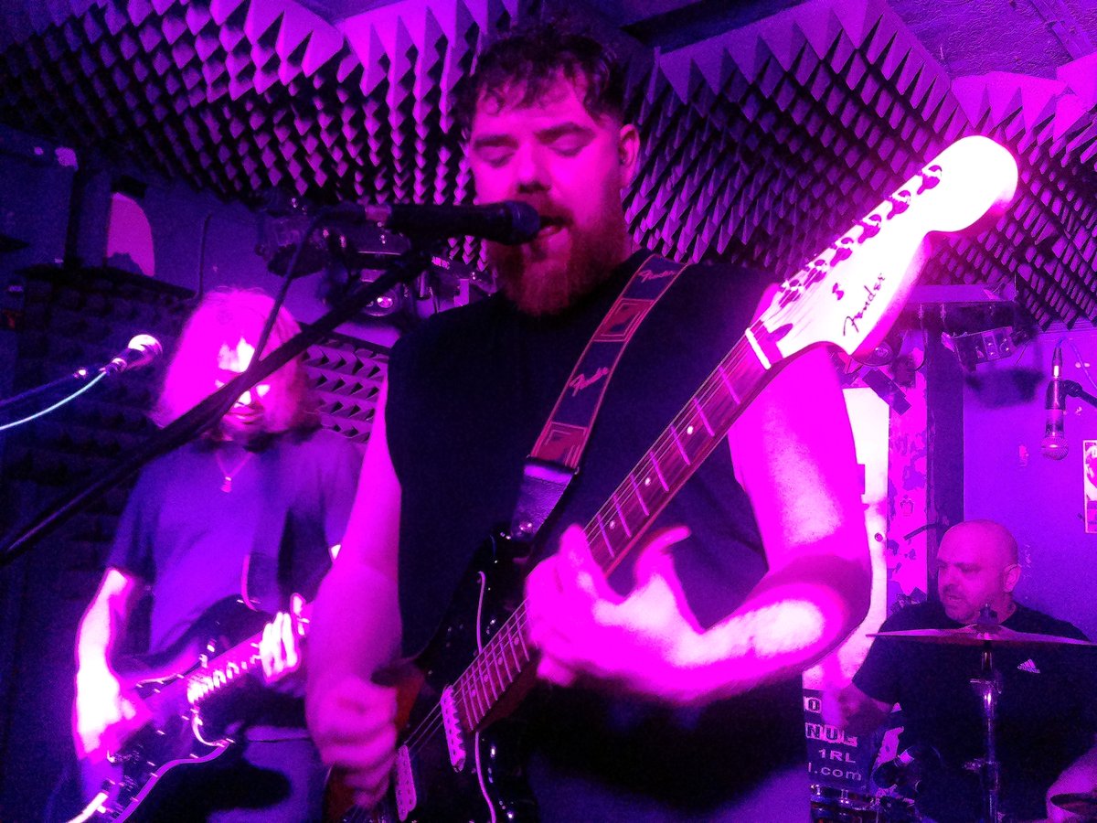LoudEnoughMagazine (@loudenoughzine) on Twitter photo CIVIL WAR - <a href="/TheHopeLiveN1/">Hope and Anchor Live</a> 21 March 2025
Starting the tonight's show were Bigger Boat, a four-piece who began with a mellow and melodic instrumental and then with a shout of 'Let's go,' kicked it up a notch and turned it into a fusion of indie rock and grunge. CIVIL WAR - <a href="/TheHopeLiveN1/">Hope and Anchor Live</a> 21 March 2025
Starting the tonight's show were Bigger Boat, a four-piece who began with a mellow and melodic instrumental and then with a shout of 'Let's go,' kicked it up a notch and turned it into a fusion of indie rock and grunge.