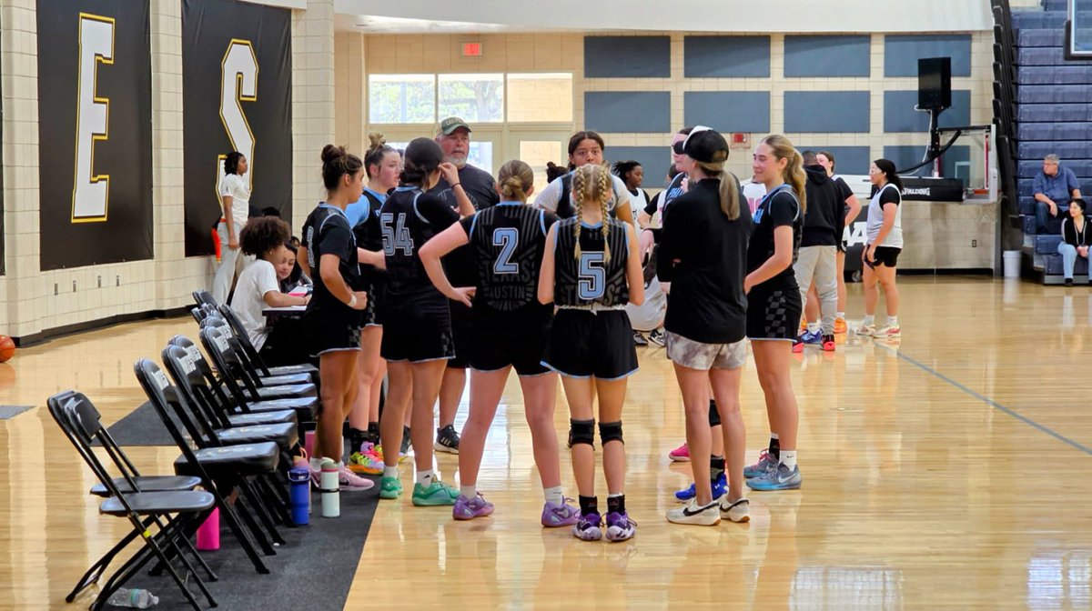 Phoenix Select (@phoenixselect) on Twitter photo This group Austin Phoenix 17U run by <a href="/GregPeiffer817/">Greg Peiffer</a> went 2-0 today‼️
Greg coached them up! One more game tomorrow! This group Austin Phoenix 17U run by <a href="/GregPeiffer817/">Greg Peiffer</a> went 2-0 today‼️
Greg coached them up! One more game tomorrow!