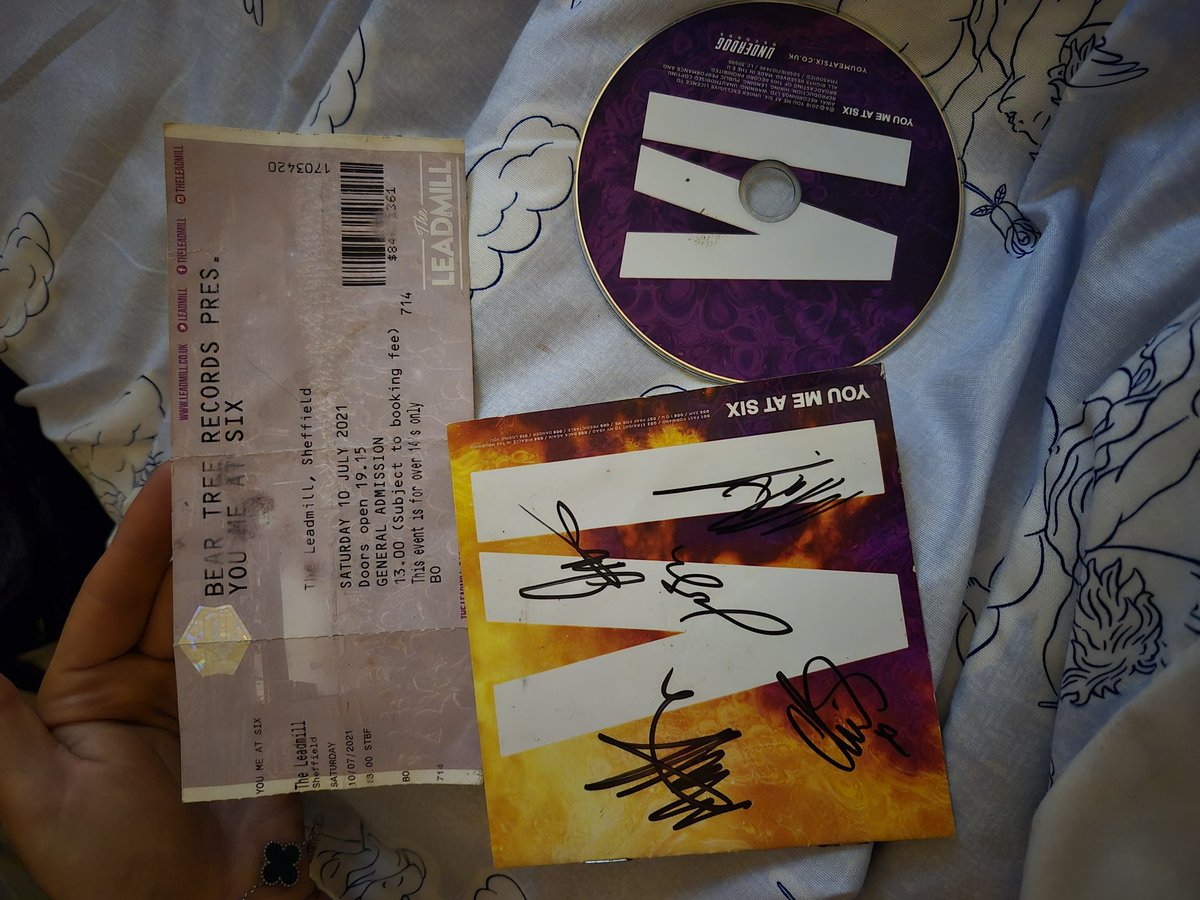 Looking through my memory box and find these.. 💔 oh I'm gonna miss the boys! 
Thankyou for saving my life at 16, for been the band I listened to when I wanted everything to end. 
I'm so thankful to whoever introduced me to use 💕 

<a href="/joshmeatsix/">Josh Franceschi</a> <a href="/youmeatsix/">You Me At Six</a>