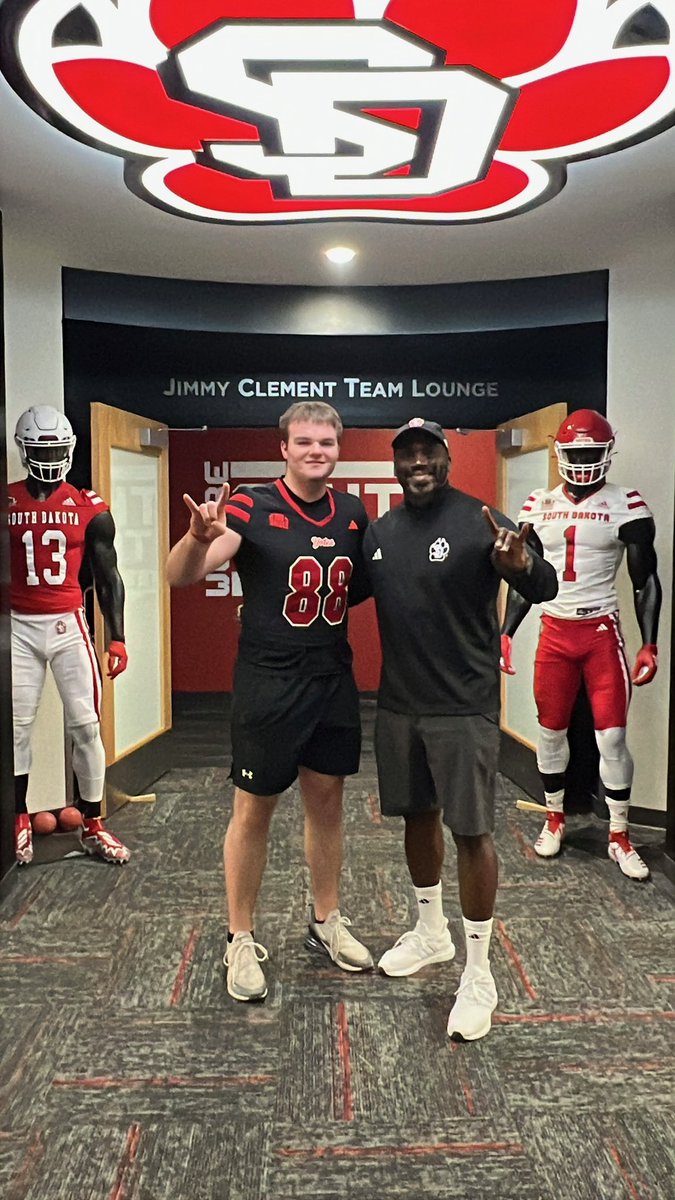Had a great time up at University of South Dakota! Thank you for having me! <a href="/_CoachHodge/">Elijah Hodge M.Ed.</a> <a href="/Coach_TMorrison/">Tim Morrison</a> <a href="/CoachTJohansen/">Travis Johansen</a>
