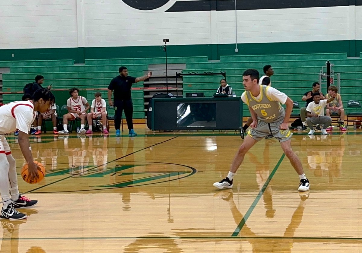 First AAU game since 8th grade summer. Good to be back! Playing with <a href="/AssaultSouthern/">Southern Assault</a> Regional. Glory to God! <a href="/GuyerBasketball/">Wildcat Basketball</a> <a href="/Kr3ativeCEO/">Tristan</a>