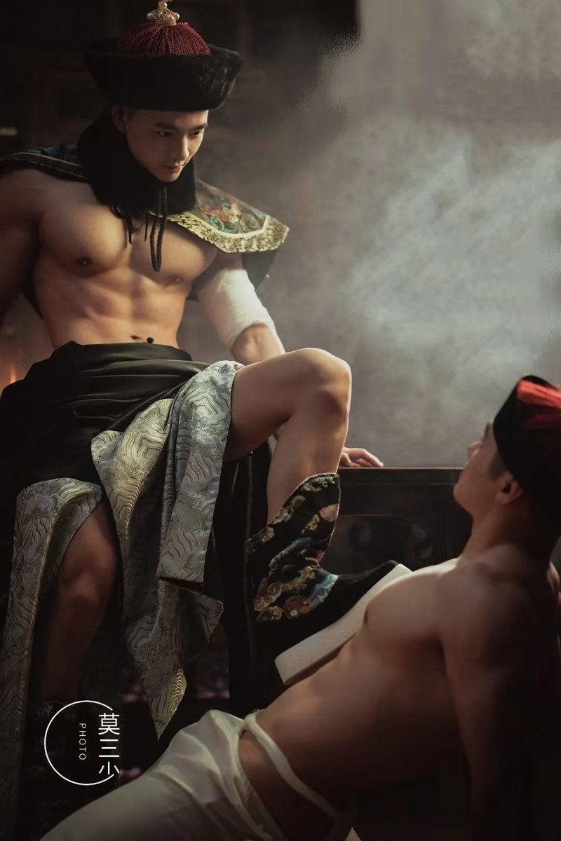 有没有穿汉服做爱的男男资源啊  好想看更想体验一下