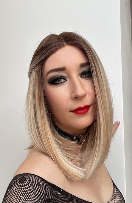 Love Banaxy - If you want to see me more often online, come to https://t.co/flNX83RhKM https://t.co/pOcldlfguA