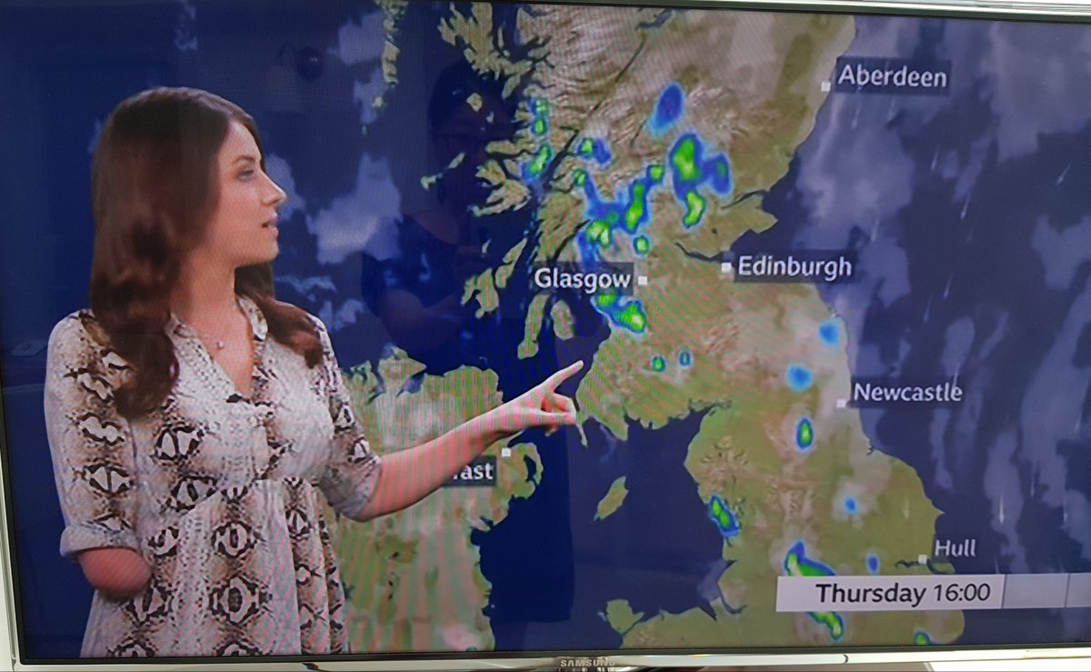 런던에 살던 시절 아침마다 봤던 BBC 뉴스.

한쪽 팔이 없는 기상 캐스터를 보고 처음에는 신선한 충격, 그 다음에는 낯선 것에 대한 놀라움, 그리고 시간이 지나자 너무나 익숙해져버린… 여기에 동영상이 업로드 되지 않아 올리지 못했는데 심지어 언어 장애가 있는 기자가 나와서 리포트를 합니다.