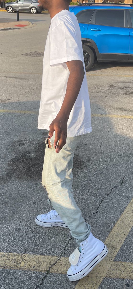 j3rmm_'s tweet photo. I got that bitch inna leg lock https://t.co/iCfUbSPrcQ