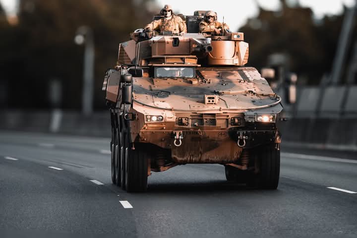 Mjscottawinter's tweet photo. Boxer Combat Reconnaissance Vehicle crews from 2nd/14th Light Horse Regiment Queensland Mounted Infantry conducting readiness training by self deploying to the Port of Brisbane to rehearse procedures for amphibious operations with the crew of HMAS Choules.. .. not forgetting origin