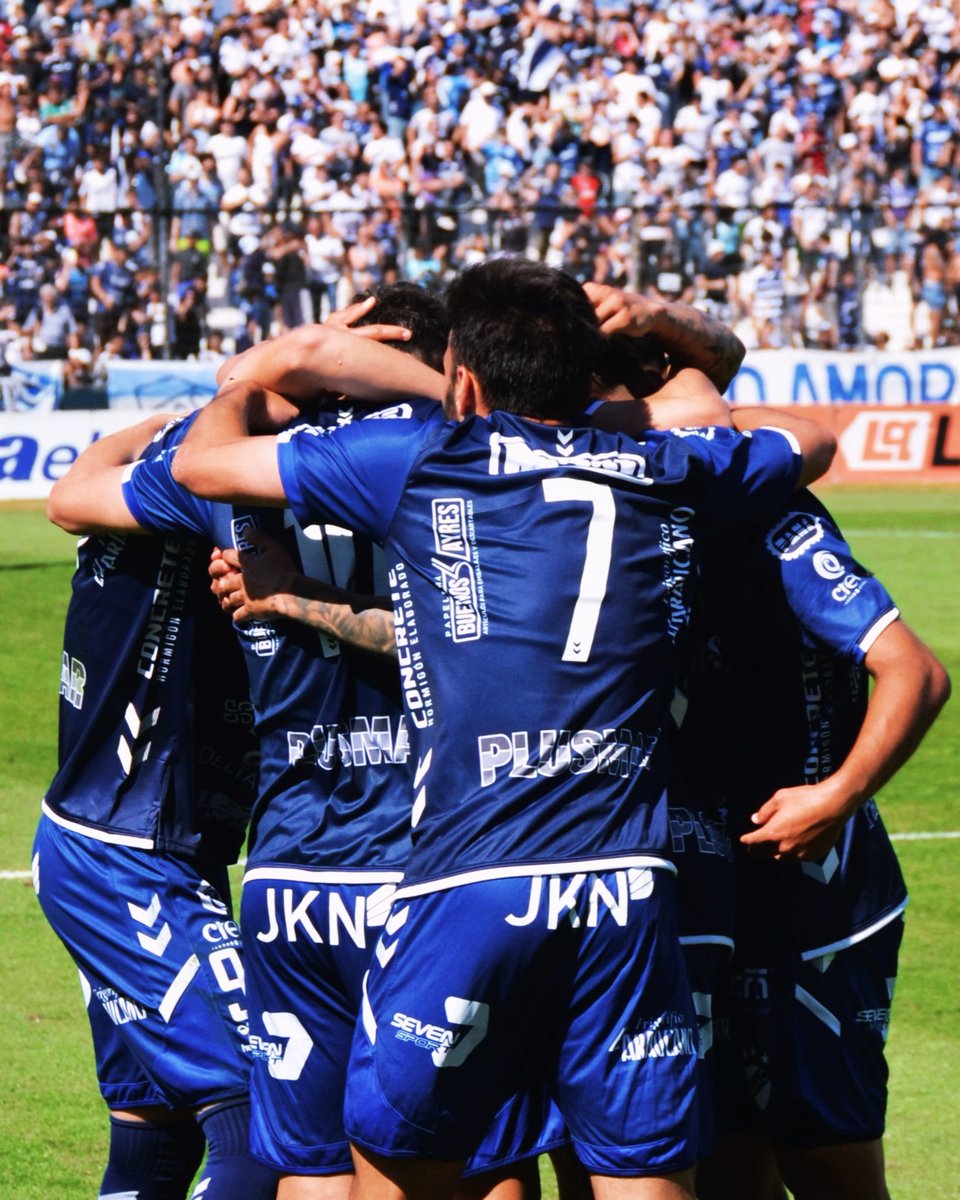 🏆🎶 Soñando con las cosas más bonitas... 

🫡Noche de copa. 

#DaleQuilmes🇫🇮 #CopaArgentina