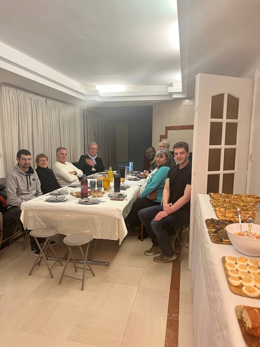 Pr1cedechezloub's tweet photo. C'est dans la camaraderie que nous préparons les actions du département. 
Nos pas n'abandonneront pas la terre 🇨🇵 https://t.co/107aAENjkU
