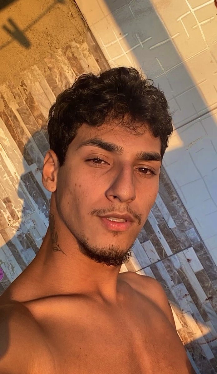 ~ daniel barros 💗 tweet media