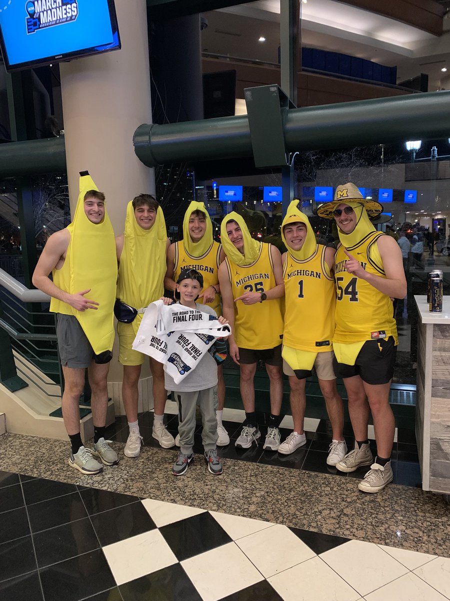 #HailtotheVictors #MarchMadness #Sweet16