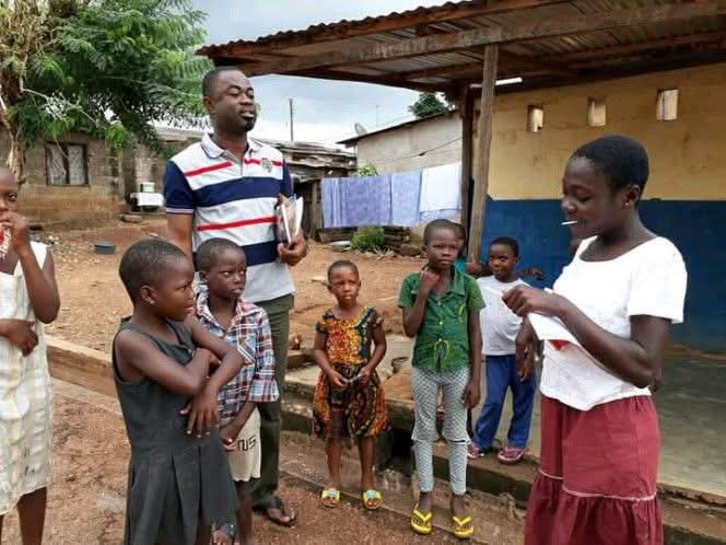 TulasiMathias's tweet image. Unfortunately, too many children are growing up without books. @LibraryImpactNG @hughes_onair @SarpongOwens @son1bun @Channel1TVGHA @GCBBankPLC @ILAToday @Parents4RJ @ProfDrGADanquah @char_osei @SharifMKhalid @Sankofa @GETFundOfficial @PatriciaRevel11 @DrApaak @T