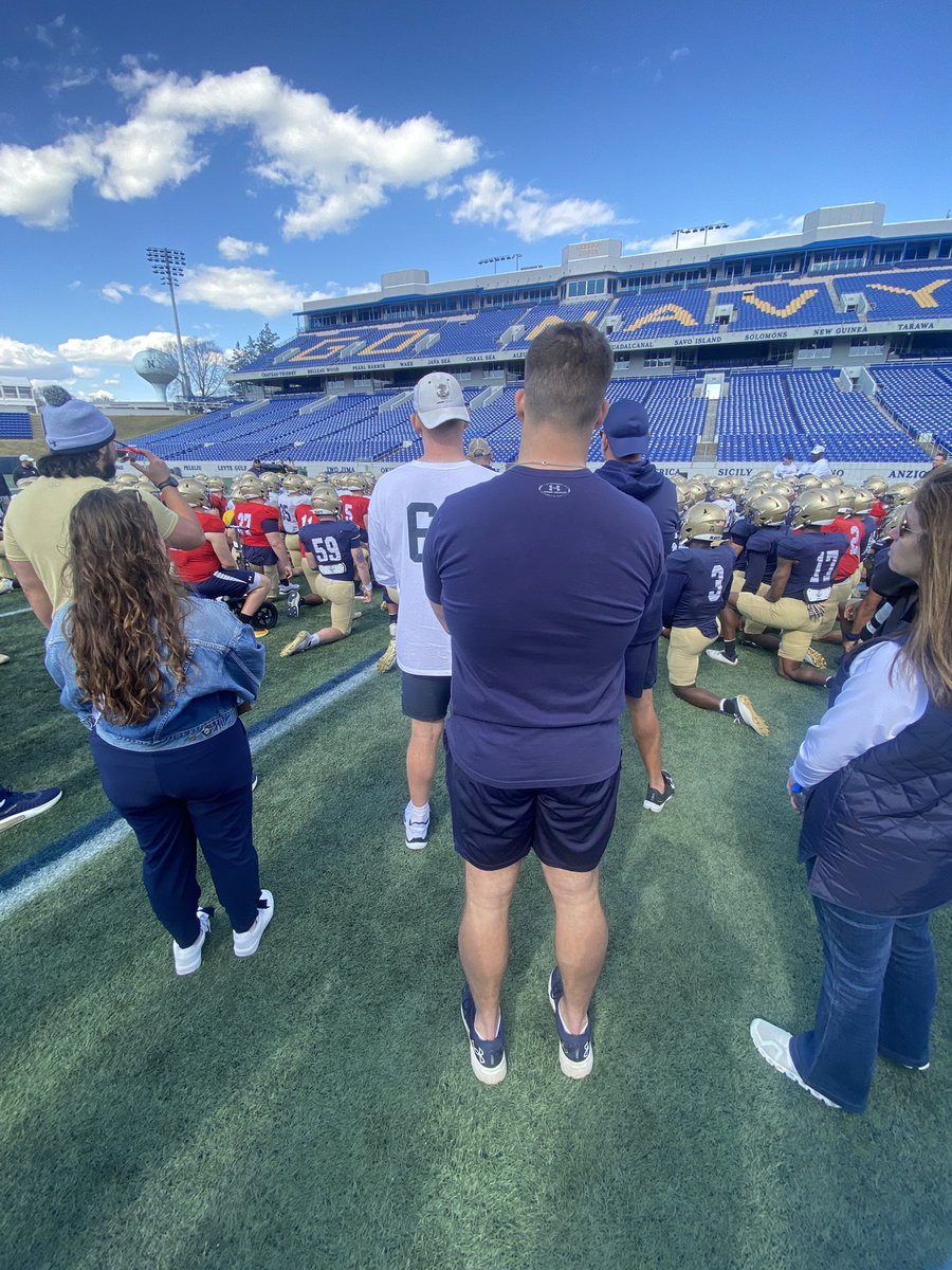 Noah Williams (@noahjwilliams3) on Twitter photo Had a great time visiting <a href="/NavyFB/">Navy Football</a>, thank you <a href="/coachvaa/">Va’a Niumatalolo</a> i appreciate the love from everyone❤️. <a href="/PHGatorsFB/">Perry Hall Football</a> <a href="/CoachIweh/">Coach Iweh</a> <a href="/CoachRDJohnson/">Robb Johnson</a> Had a great time visiting <a href="/NavyFB/">Navy Football</a>, thank you <a href="/coachvaa/">Va’a Niumatalolo</a> i appreciate the love from everyone❤️. <a href="/PHGatorsFB/">Perry Hall Football</a> <a href="/CoachIweh/">Coach Iweh</a> <a href="/CoachRDJohnson/">Robb Johnson</a>