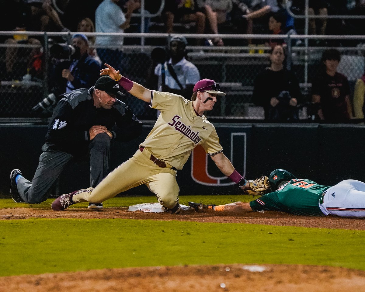 Caught stealing at third! ❌ Hunter Carns to Carter McCulley helps Wes Mendes face the minimum.

E-3, UM 3, FSU 2