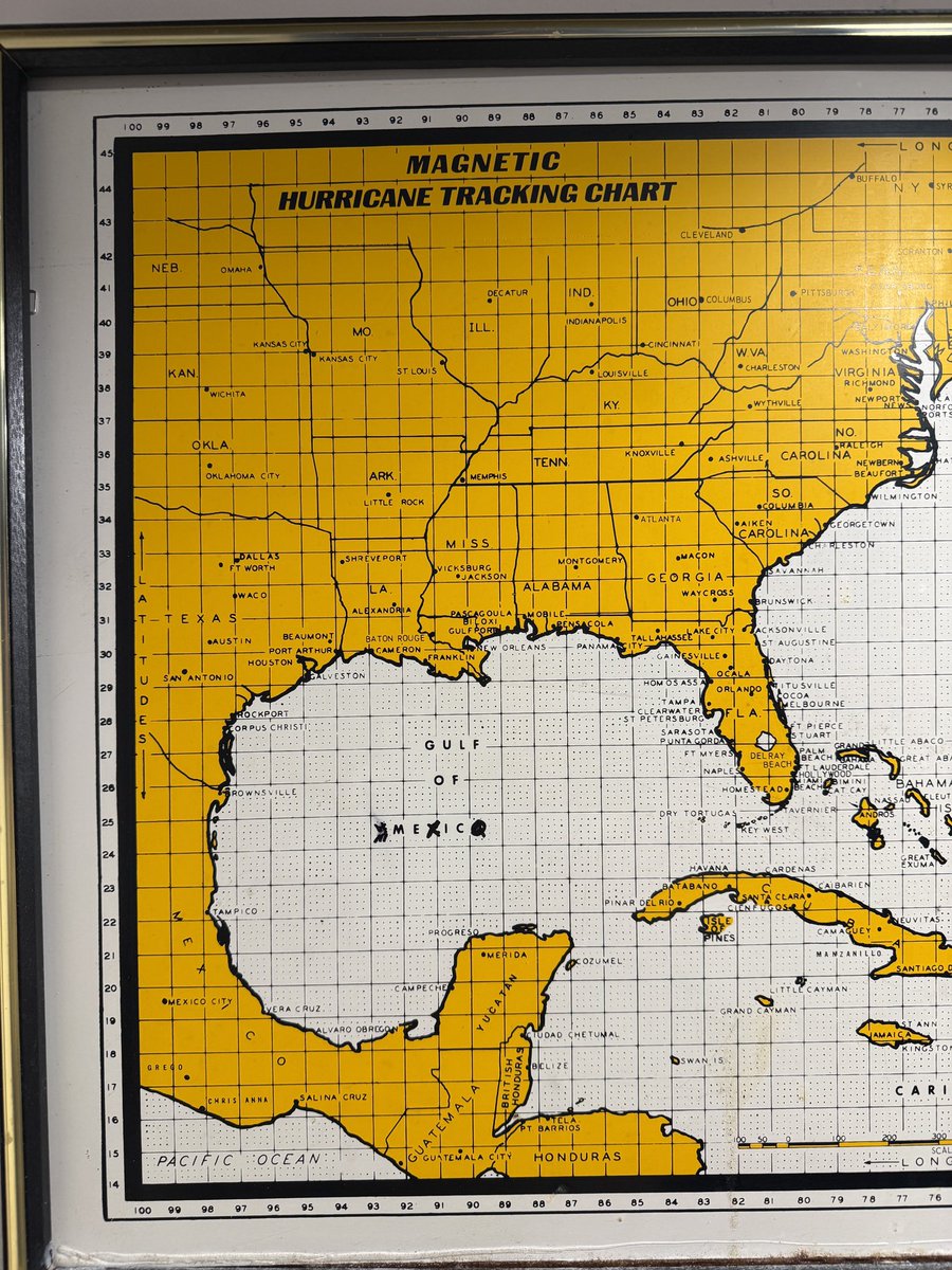 WeatherBoyTyler's tweet image. Folks at this BBQ place have the right idea 🖊️ #sharpiegate