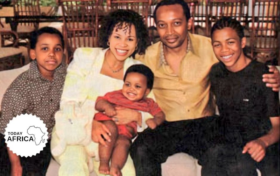 GodPenuel's tweet image. One of the reasons some families are very successful is because they share the same values.

They go to the same church. Practice the same customs. Support the same sports teams. Read the same books. Operate in the same industry. Push for similar qualifications.

FIX THE FAMILY.