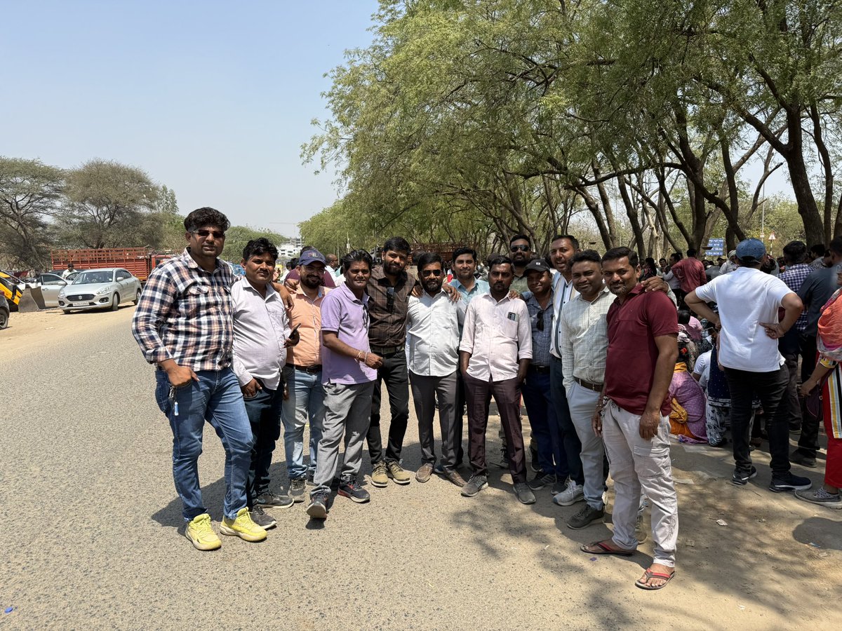 આરોગ્ય કર્મચારીઓ ની ન્યાયિક માંગણી નું જલ્દી થી નિવારણ લાવો 
હક નું છે એતો આપવું જ પડે #Guj_Health_Strike