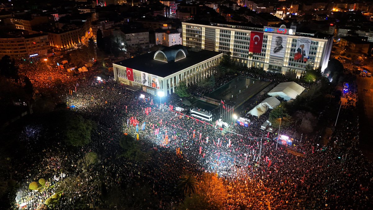 CHP, bütün İstanbulluları oy kullandıktan sonra Saraçhane’ye davet etti.