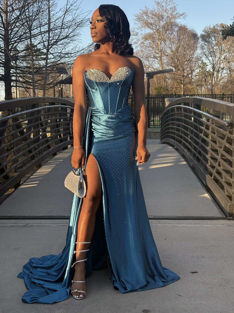 Senior Prom 🩵🩵🩵🩵 #seniorprom Replaced the cleats for heels today 😜😜