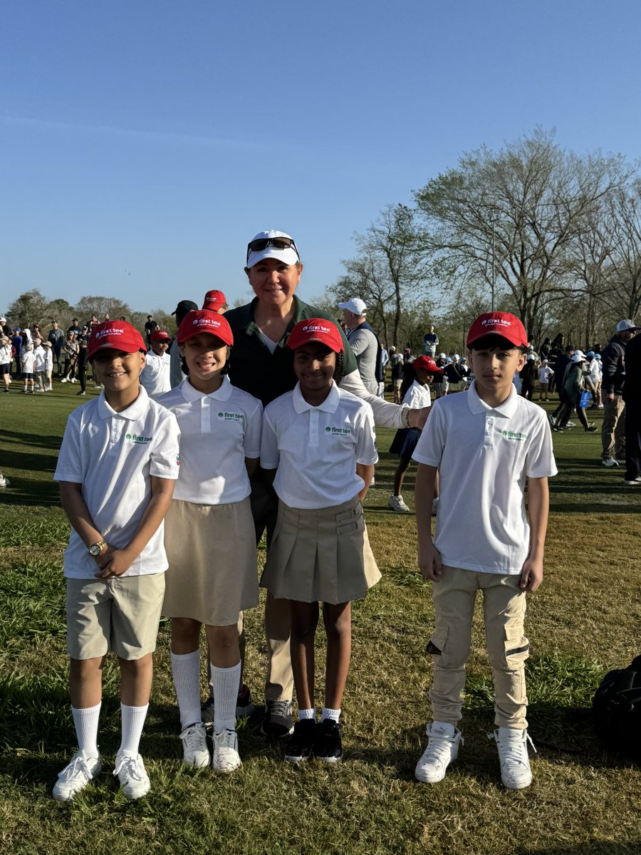 Nora Ryan tweet media