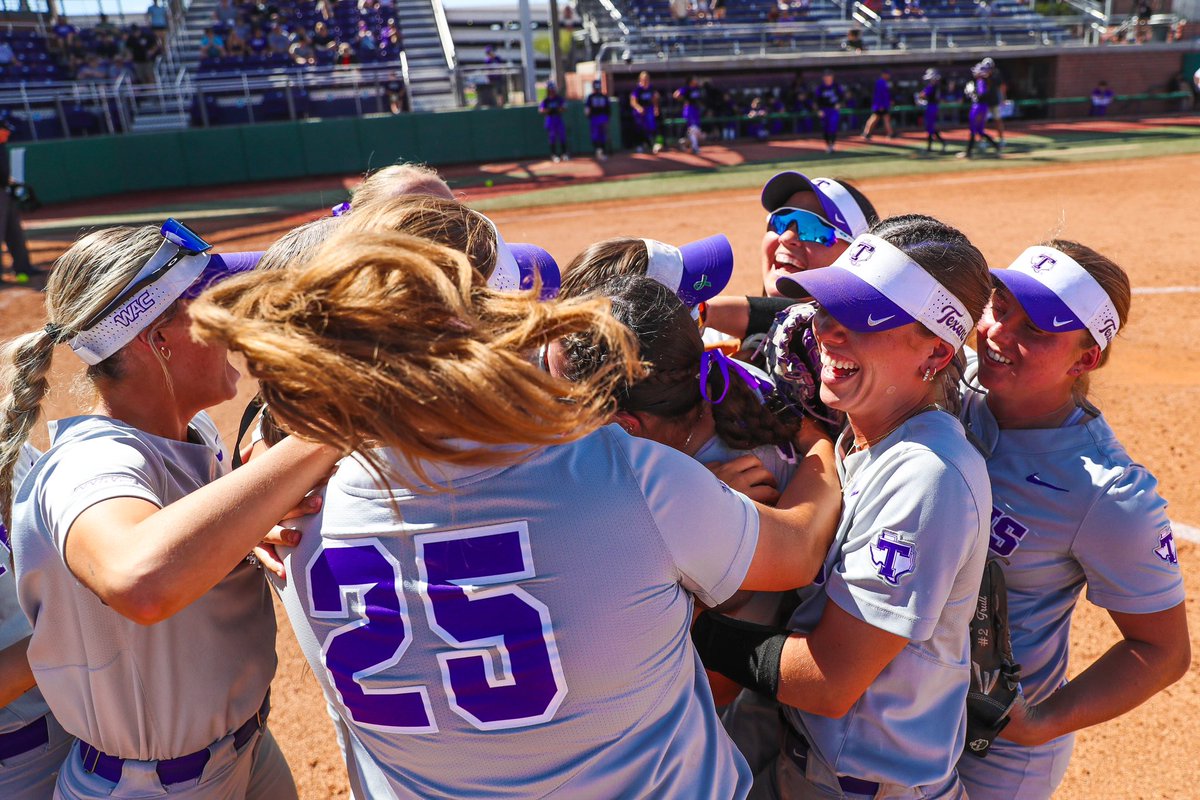 TarletonSB's tweet photo. MESSED AROUND AND FOUND OUT ๐
@NCAASoftball
#NeverEnough | #LopesDown https://t.co/Qk6uTz2bIs