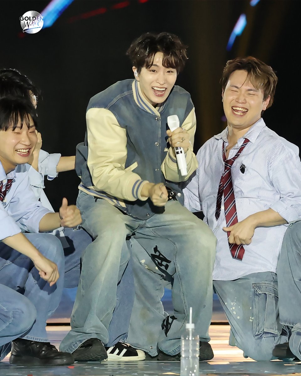 Golden Disc tweet media