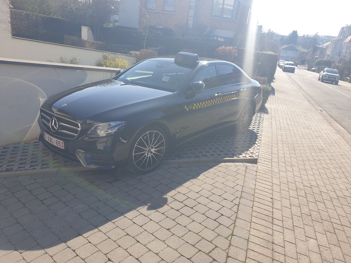 Que ce soit pour un vol d'affaires ou des vacances bien méritées, notre service est là pour vous assurer un trajet agréable et ponctuel.

Airport-driver.be