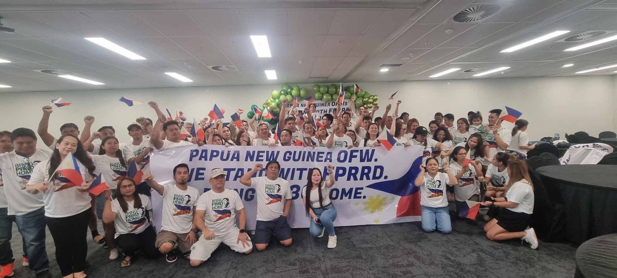 Filipinos in Papua New Guinea gathered to show strong support for beloved former President Rodrigo Roa #Duterte

#DutertePaRin 
#ProtectDuterte 
#WeStandWithDuterte 
#WeStandWithPRRD 
#WeLoveDuterte 
#GodSaveThePhilippines 
#BringPRRDHome
#BringBackDuterte 
#FreeDuterte