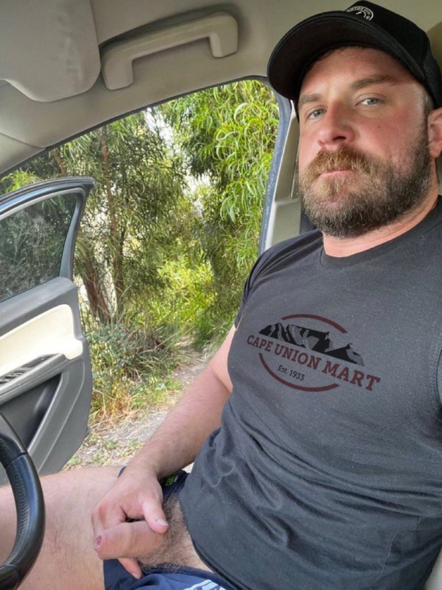 Drives in the bakkie 😈🇿🇦. Confess your naughty secrets anonymously: forms.gle/wBwPUpwZLuugke…