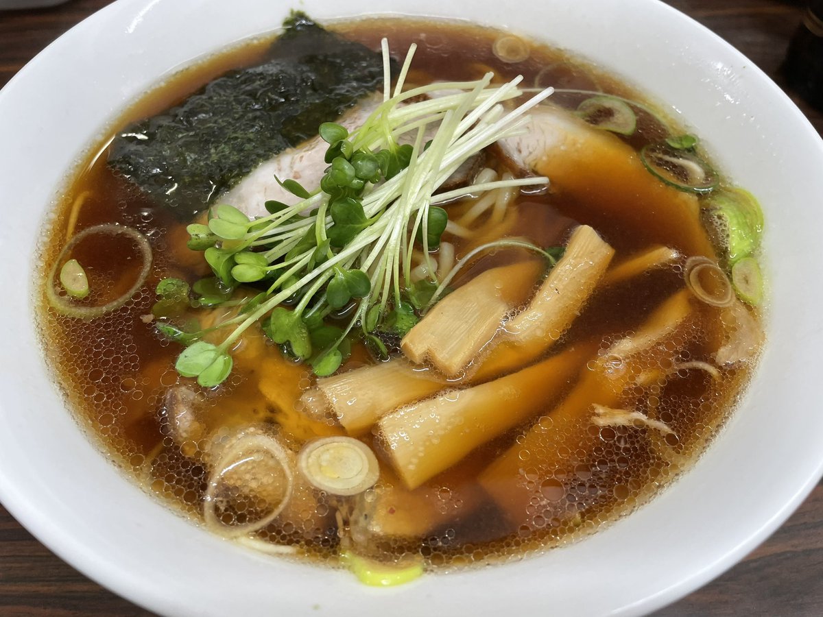 高円寺　天王
生姜醤油ラーメン

見た目シンプルだけど、スープのレベルはマジ高い！地元に愛される完成された一杯！

#高円寺　#天王