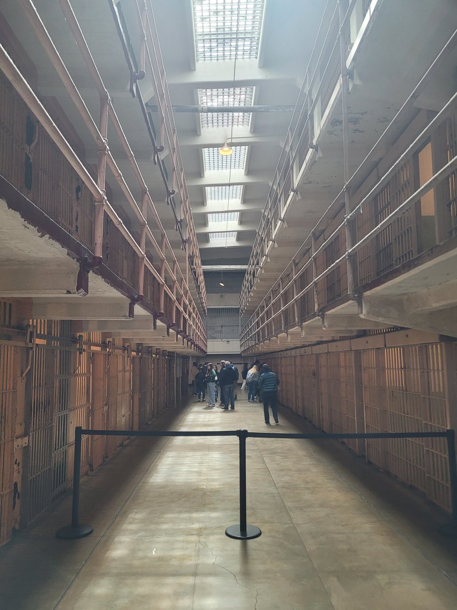 ruby_zimm's tweet image. Pier 39, Alcatraz and Golden Gate Bridge