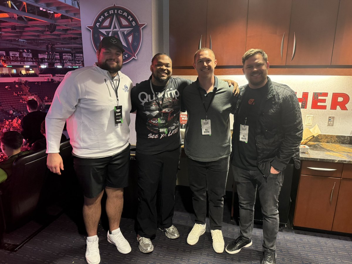 LJ Browne ࿏ (@renzed) on Twitter photo Shout out to the guys over at <a href="/OpTic/">OpTic</a> for letting <a href="/cooper_beebe/">Cooper Beebe</a> & I hang out in the Optic suite for the weekend and for the swag!! Great event!! Let’s bring the <a href="/CODLeague/">Call of Duty League</a> to Kansas City… Shout out to the guys over at <a href="/OpTic/">OpTic</a> for letting <a href="/cooper_beebe/">Cooper Beebe</a> & I hang out in the Optic suite for the weekend and for the swag!! Great event!! Let’s bring the <a href="/CODLeague/">Call of Duty League</a> to Kansas City…