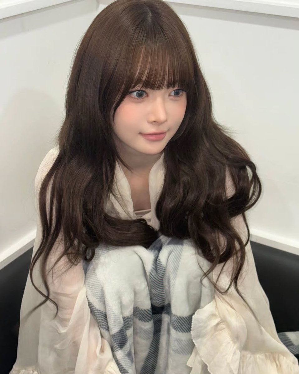 picseunchae's tweet image. tiny girl