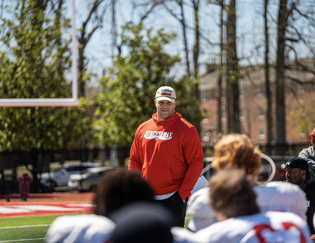 Austin Peay Football (@govsfb) on Twitter photo Shoutout to the <a href="/Buccaneers/">Tampa Bay Buccaneers</a>’ 2024 first-round pick <a href="/grahambarton53/">Graham Barton</a> for coming by practice and speaking with our team this morning! 🎩🏈
#GovEffect | #LetsGoPeay Shoutout to the <a href="/Buccaneers/">Tampa Bay Buccaneers</a>’ 2024 first-round pick <a href="/grahambarton53/">Graham Barton</a> for coming by practice and speaking with our team this morning! 🎩🏈
#GovEffect | #LetsGoPeay