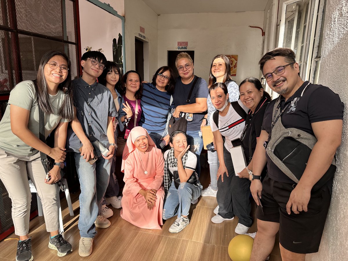 BambooGlobal's tweet photo. I just wanna say thank you to  these wonderful friends..who's always there...thank you for the gift of  friendship..and I'm greatful beyond words..

Here..for the love and support we have for  Sir B.. labyu guys 🤗

Happy Birthday Bamboo https://t.co/hGsDlnP7a9