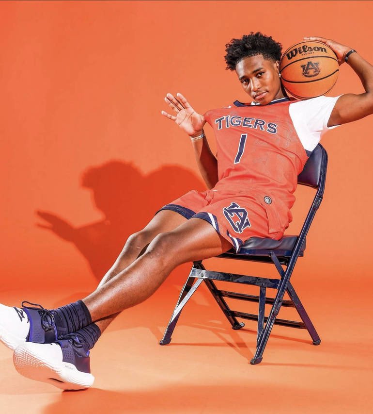 Hello my name is Tahaad Pettiford.

I am an Auburn Tiger

I get buckets

And I am going to the Sweet 16