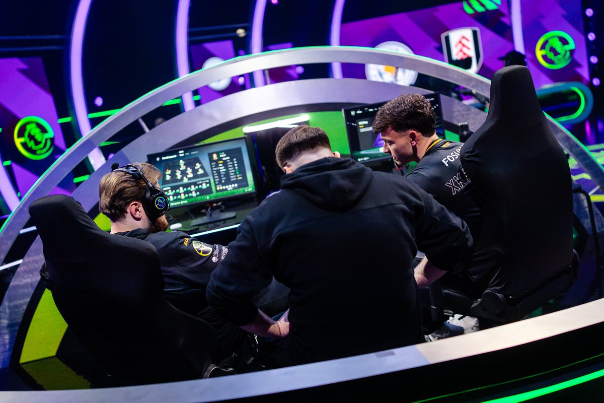 Into the Quarter-Finals of the #ePremierLeague

Some close games today but managed to get over the line

Play vs Liverpool tomorrow, let’s see what we can do! 🫡

<a href="/xKaiHarris/">Kai 🏴󠁧󠁢󠁷󠁬󠁳󠁿</a> <a href="/VeryBigDavee/">Dave</a> 🤝🏻