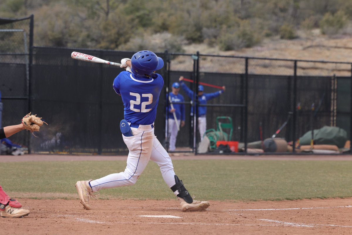Walk Off Blake!

Blake Moore’s walk-off base hit capped the doubleheader sweep and series win for The Boys over The Master’s Saturday afternoon. The Boys are now 5-1 in conference play ⚾️🦅👏🏼

#onerope #eagles #erau #prescott #arizona #naia #gsac #baseball #team #family #walkoff