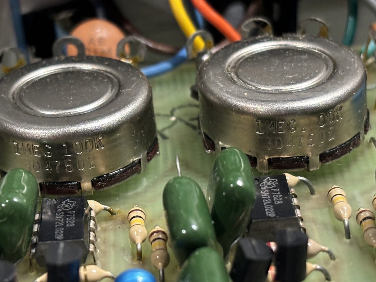 UnisoundY's tweet image. ／
3/23(日)21:15発売開始‼️
Systech Phase Shifter
＼

魅惑的なヴィンテージ・フェイザー入荷！2つの独立したレート設定をそれぞれのスイッチで切り替え可能で、まるで2台のフェイザーを1台に搭載したような仕様。
digimart.net/cat13/shop5031…
#Systech