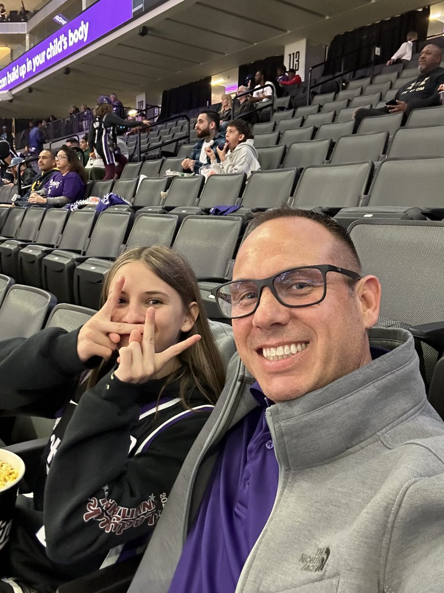 Guzzerj530's tweet photo. Put us on the big board @SacramentoKings. Celebrating Slamsons special day. Happy Birthday Slamson!! https://t.co/Aldah5tw6v