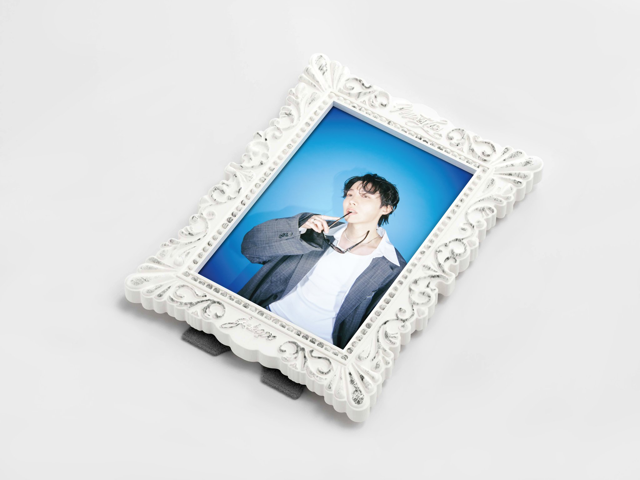 防弾少年団(BTS) - 【BTS j-hope】AND WHAT? 展示会特典 MONA LISAセット HYBE MERCH on X: 