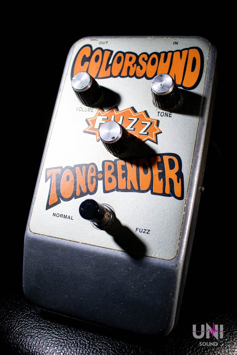 UnisoundY's tweet photo. ／
3/23(日)23:15発売開始‼️
COLOR SOUND Tone Bender Fuzz
＼

カラーサウンドのトーン・ベンダー・ファズ入荷！本機はクラシックなトーン・ベンダー回路のリイシュー版。90年代に再発されたスリーノブ仕様のラージケースモデル。
https://t.co/kwShl8TzR7
#COLORSOUND https://t.co/PjkN9OhnI3