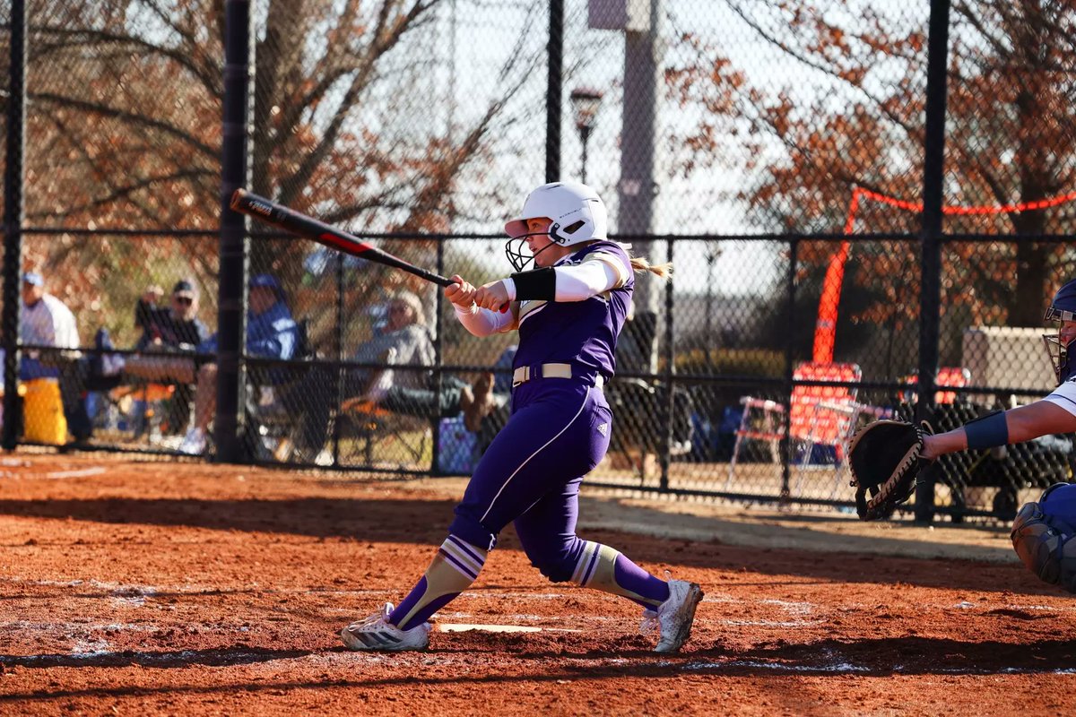 Valkyrie_Sports's tweet photo. .@ValkyriesSB rewrote the record book with 36 runs across their two games against Lees-McRae on Saturday! Freshman Charley Swartzel knocked in 7 RBIs in game one, a new single-game record! #GoValkyries
📰 https://t.co/eskJp5nsfe https://t.co/7yVkC1XAfK
