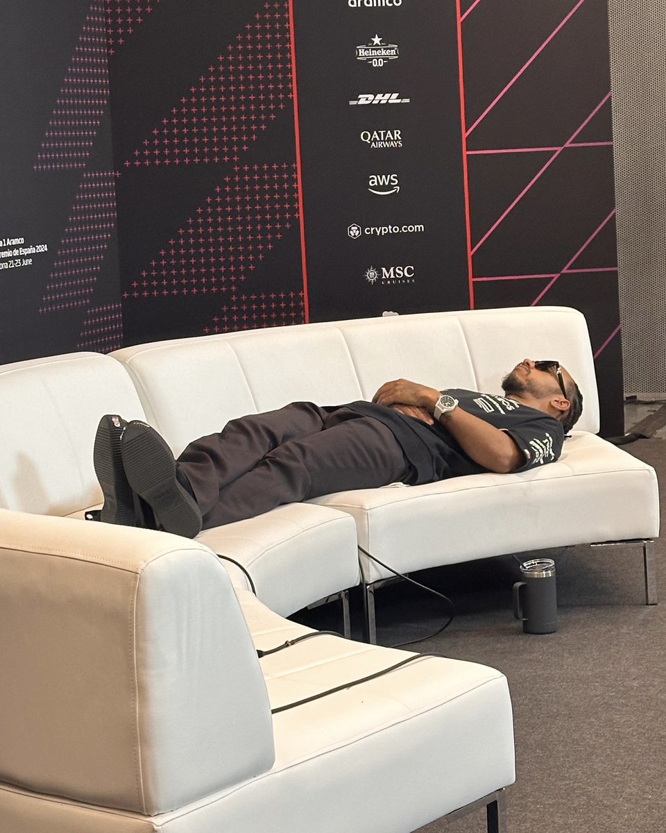 así esperando a las 4 de la mañana para ver 20 millonarios dando vueltas