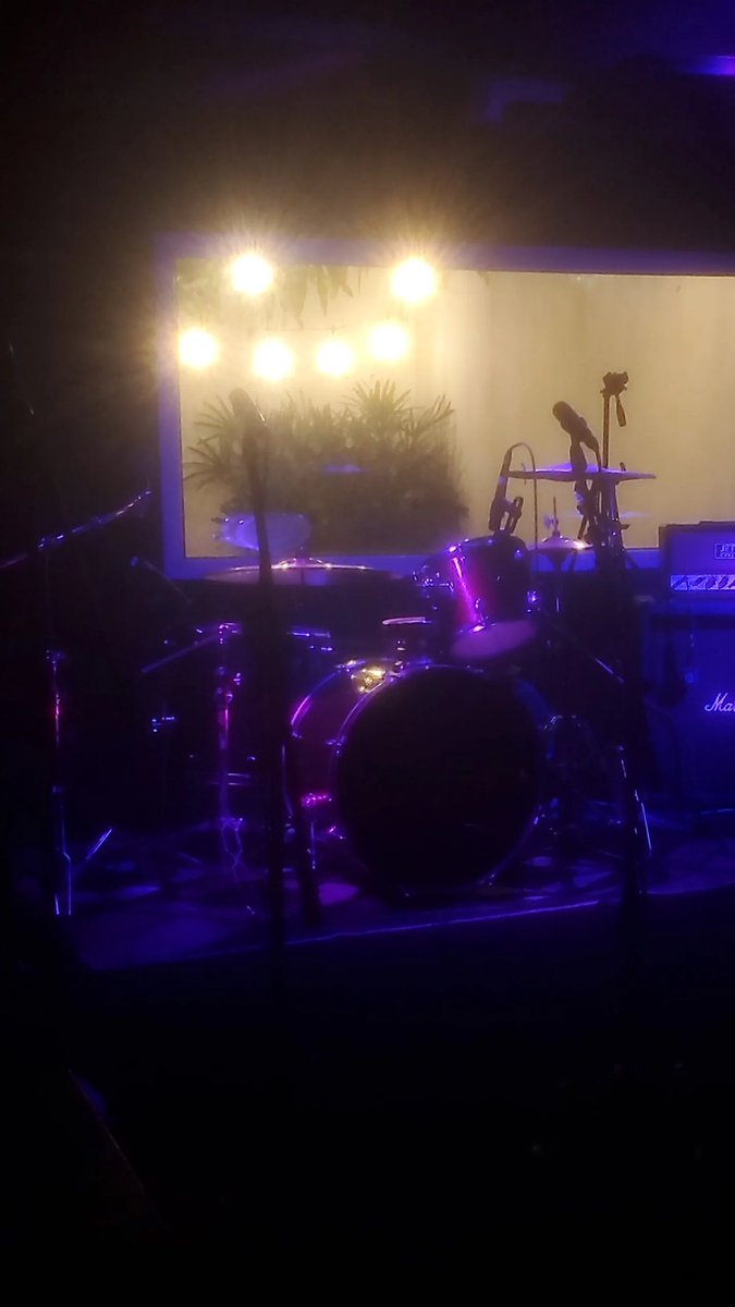 Listos para los #25AñosDelVenenoParaRatas de los <a href="/Diez80/">Diez80</a>
Como dicen los bro de <a href="/GxOxE/">G.O.E</a> #SomosRaizQueCrecera...