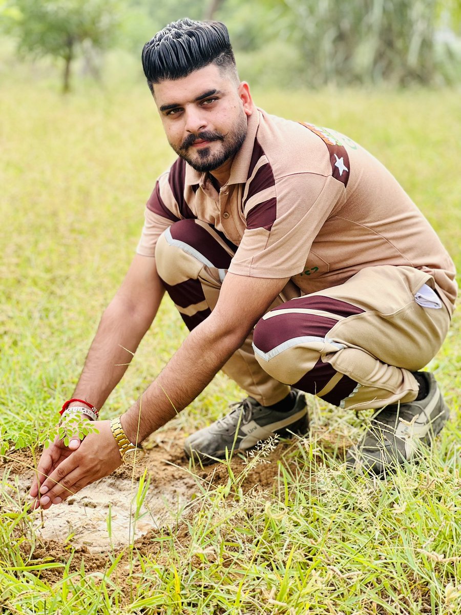 Let's make a difference! Saint Dr. MSG Insan Ji's #NatureCampaign aims to promote biodiversity conservation and a balanced relationship between humans and nature. Join the movement! #WildlifeConservation #EcoWarrior