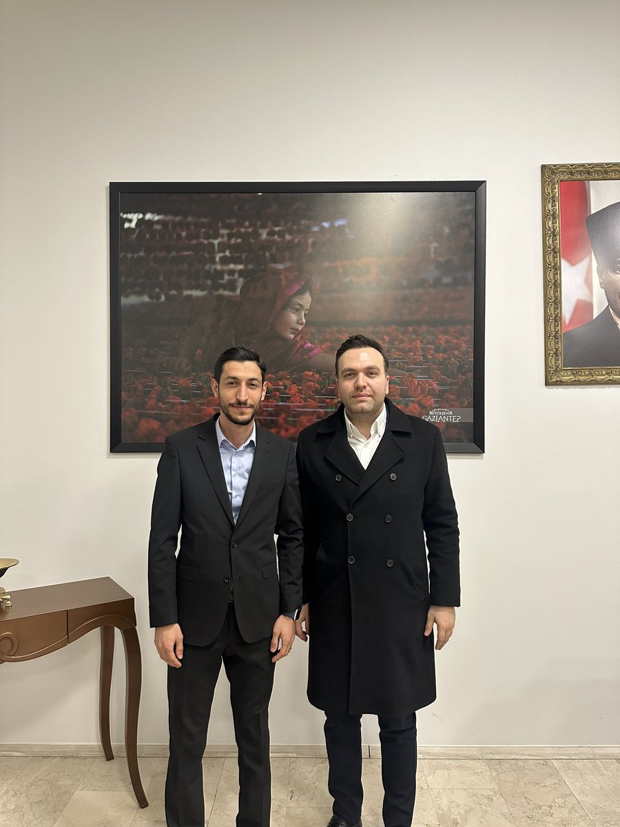Ömer Faruk Eryılmaz 🇹🇷 (@eryilmazomer_) on Twitter photo AK Parti Gençlik Kolları Genel Başkanımız Sn. <a href="/avyusufibis/">Yusuf İBİŞ</a> ‘i Gaziantep ve Şanlıurfa programları sonrası şehrimizden uğurladık.
Yolunuz açık olsun, şeref verdiniz başkanım. AK Parti Gençlik Kolları Genel Başkanımız Sn. <a href="/avyusufibis/">Yusuf İBİŞ</a> ‘i Gaziantep ve Şanlıurfa programları sonrası şehrimizden uğurladık.
Yolunuz açık olsun, şeref verdiniz başkanım.