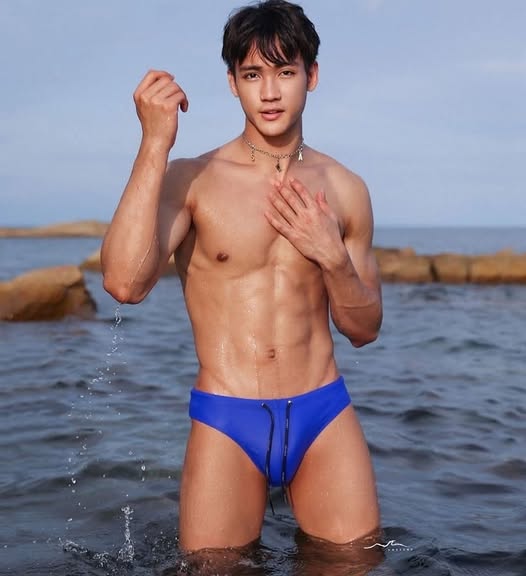 More GAY-dreams tweet media