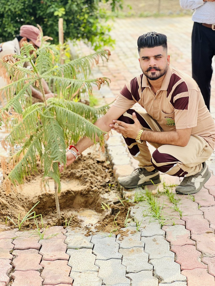 Join the #NatureCampaign with Saint Dr. MSG
Insan Ji! Let's work together to protect our planet from deforestation, pollution, and climate change. Every small action counts!
#GoGreen #SaveThePlanet