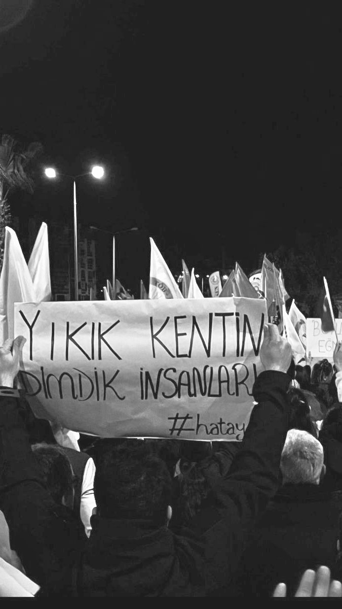 aman benim tepkime mi kalmış zihniyetinizle ağzına sıçtınız ülkenin, konuşun lan. KONUŞUN.
mesele Ekrem İmamoğlu değil, mesele sensin benim biziz. bizim geleceğimiz!