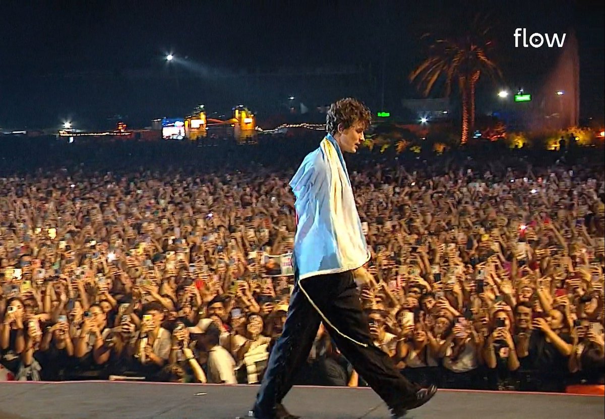 Cuando estoy en un concurso para ver quién ama más a argentina y mi contrincante es Shawn Mendes:
#Lollapalooza #LollaAR